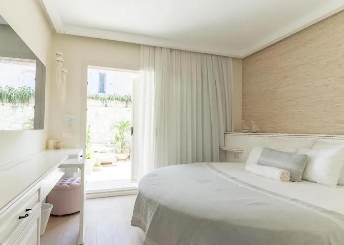 Likor Hanim Butik Hotel Alaçatı