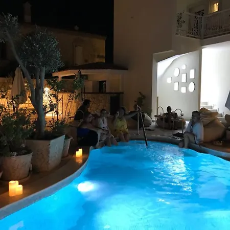 阿拉卡提利科尔哈尼姆精品酒店 2*